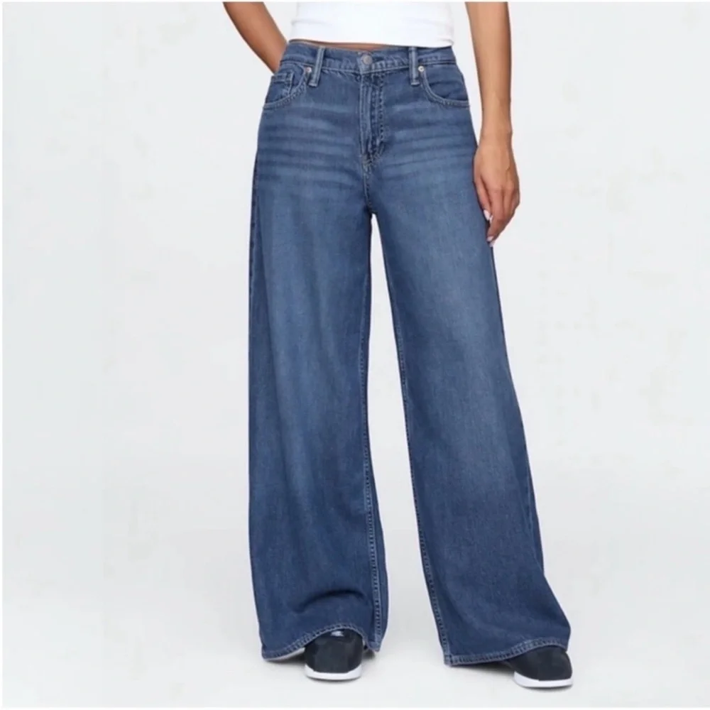 GAP Mid Rise UltraSoft Baggy Jeans NWT 27/4 Regular - Picture 2 of 9